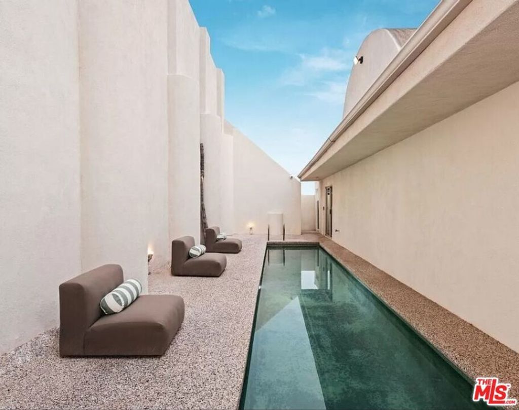 8435 Franklin Avenue, West Hollywood