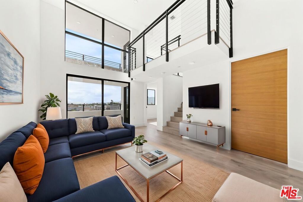 11013 Hartsook Street # 504, North Hollywood