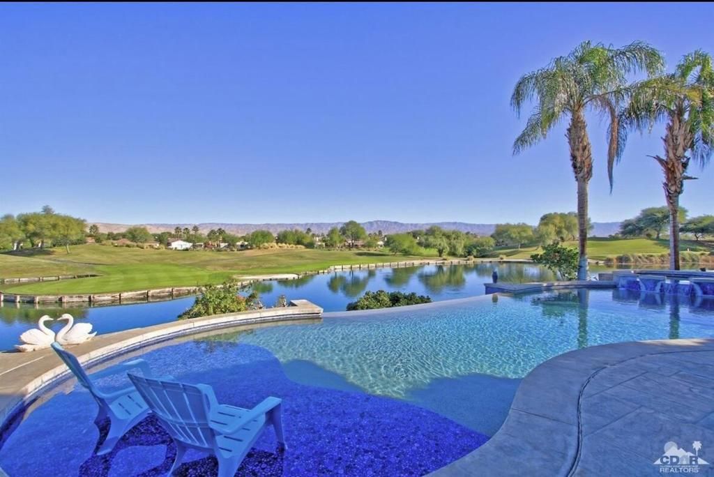 104 Loch Lomond Road, Rancho Mirage