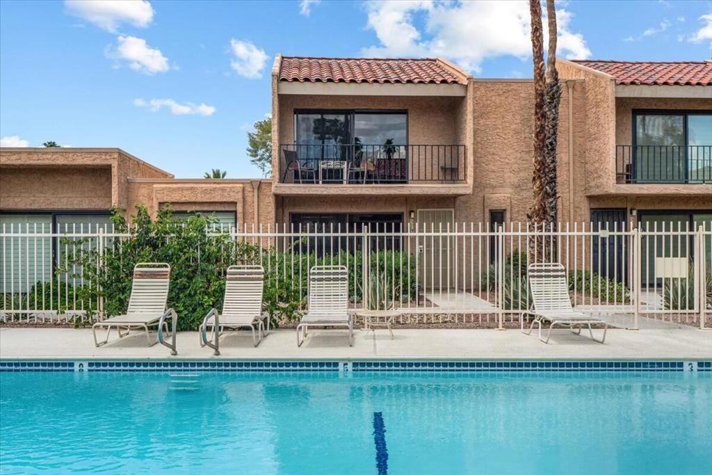5794 Los Coyotes Drive, Palm Springs