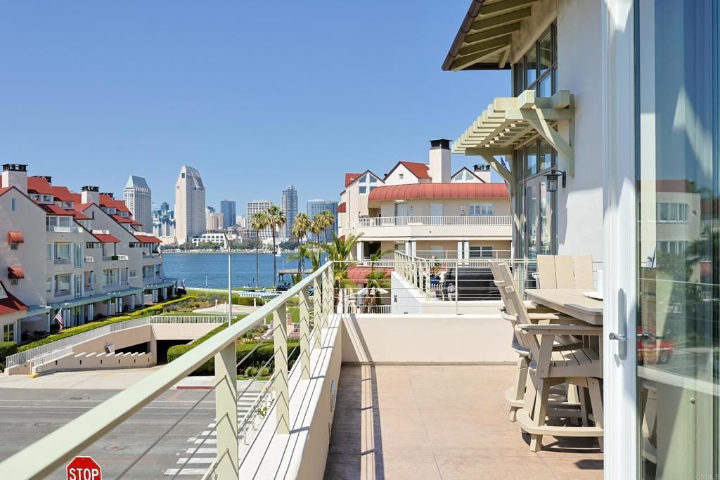 1220 1st Street # 303, Coronado