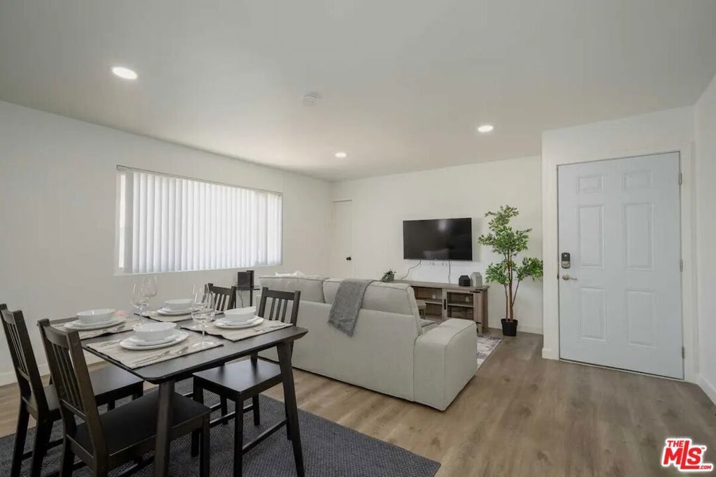 2417 S Budlong Avenue # 4, Los Angeles