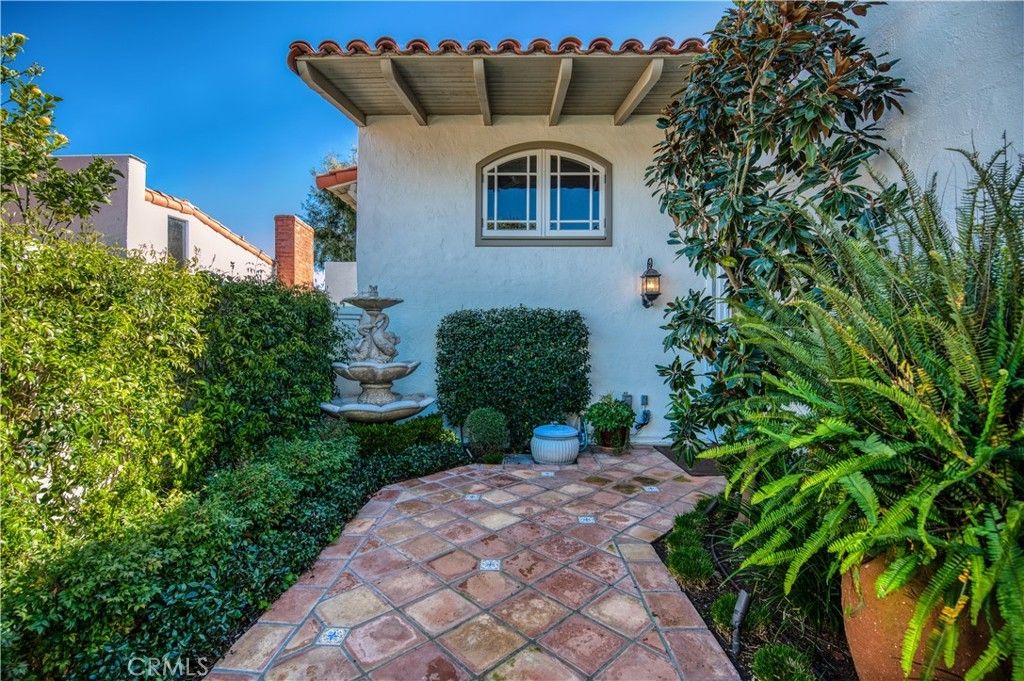 2183 Vista Entrada, Newport Beach