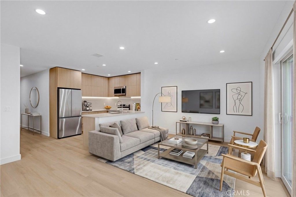 5220 Strohm Avenue, North Hollywood