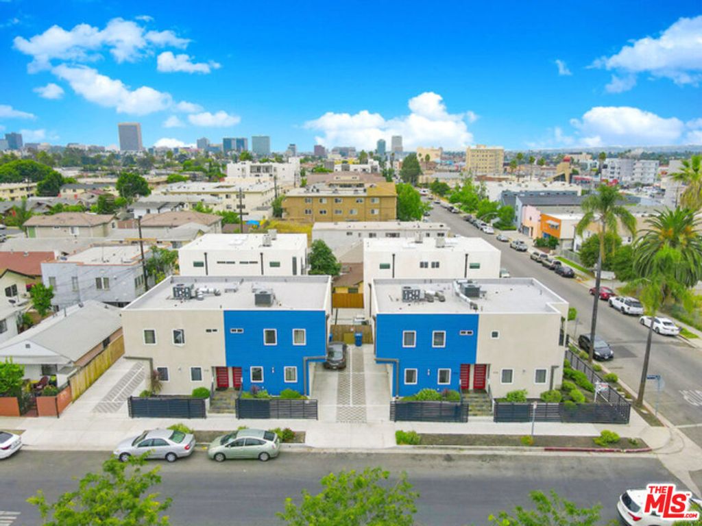 4710 Maplewood Avenue, Los Angeles