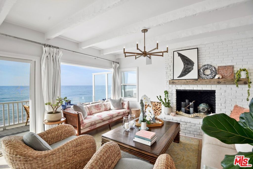 27208 Pacific Coast Highway, Malibu