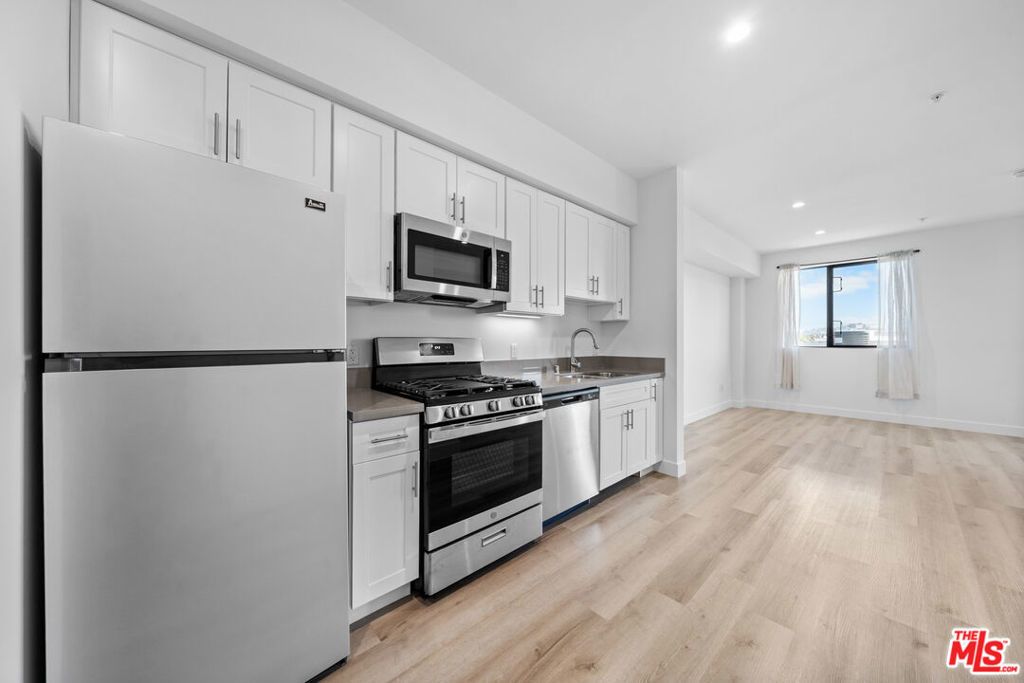5612 Lexington Avenue # 303, Los Angeles