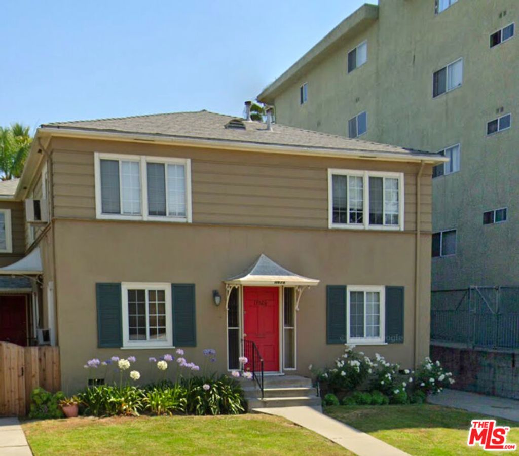 11928 Magnolia Boulevard, Valley Village