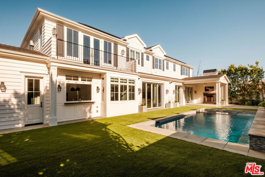 557 Chapala Drive, Pacific Palisades
