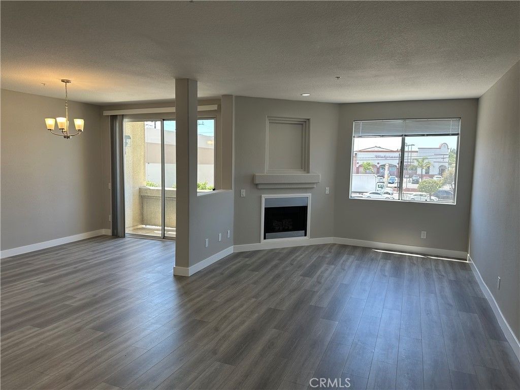 16940 Chatsworth Street # 206, Granada Hills