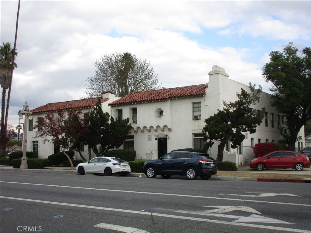 3260 Main, Riverside