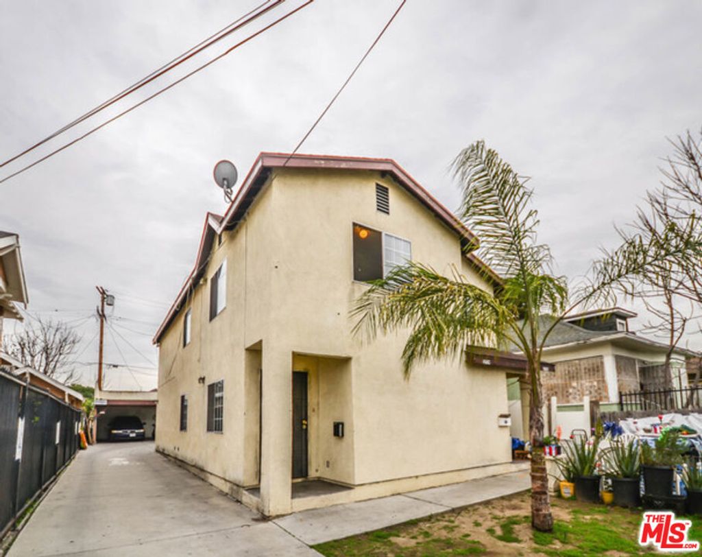 3722 Wall Street, Los Angeles