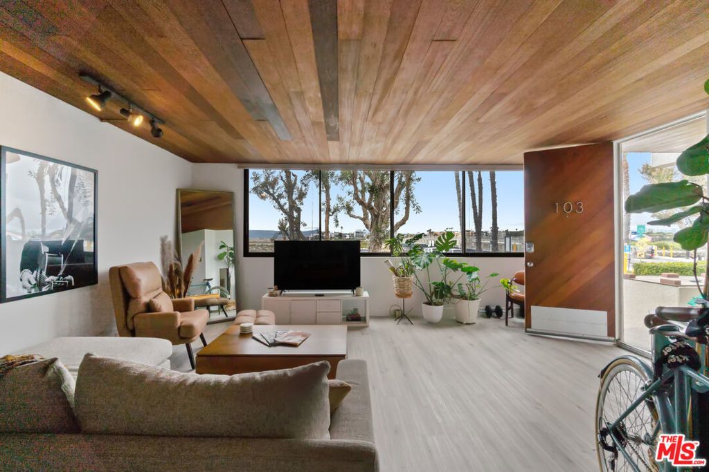 6209 Pacific Avenue # 103, Playa Del Rey