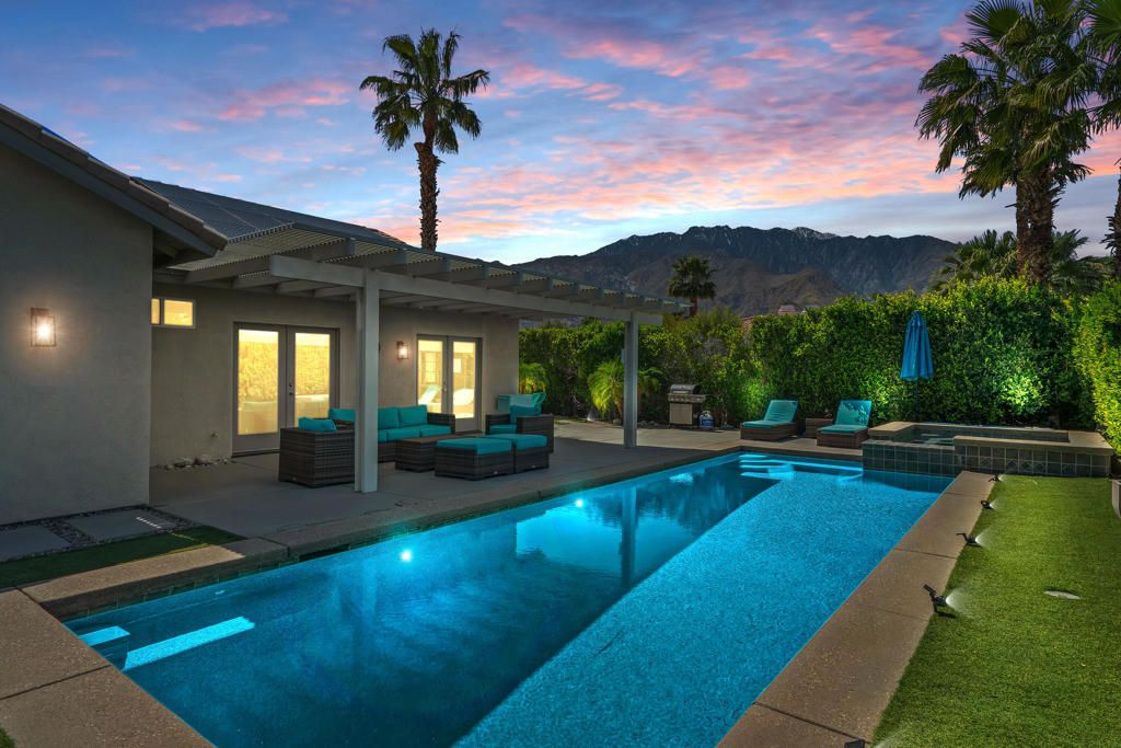 1502 Amelia Way, Palm Springs