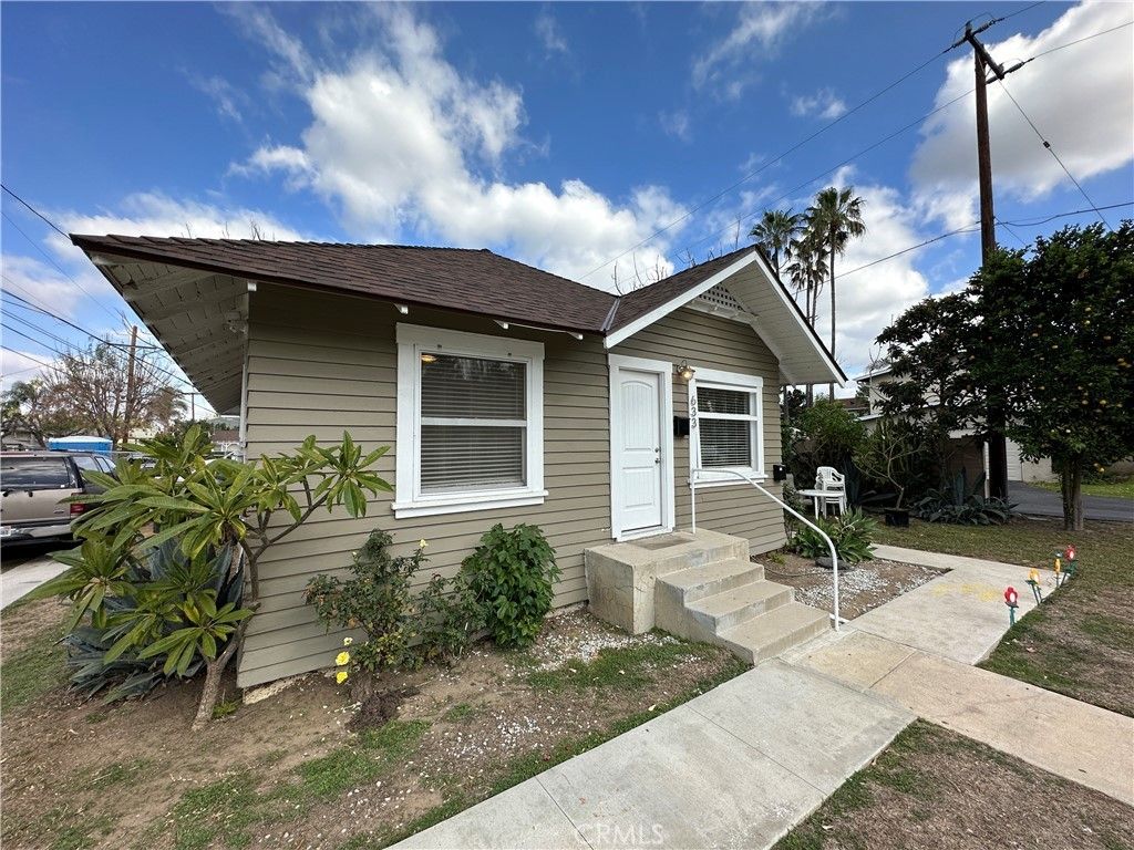 633 W Maple Avenue, Orange