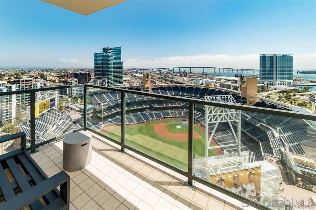 325 7th # 2102, San Diego