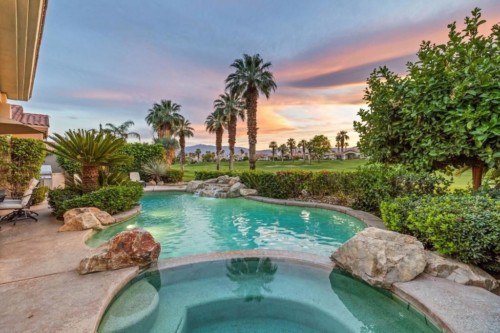 727 Arrowhead Drive, Palm Desert