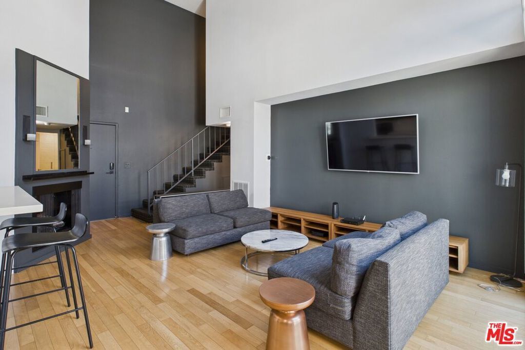 888 Hilgard Avenue # 205b, Los Angeles
