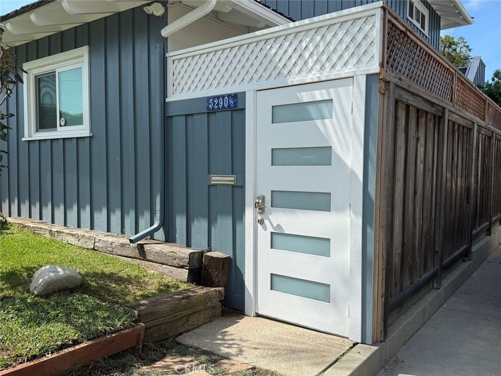 5290 E El Roble # 1/2, Long Beach