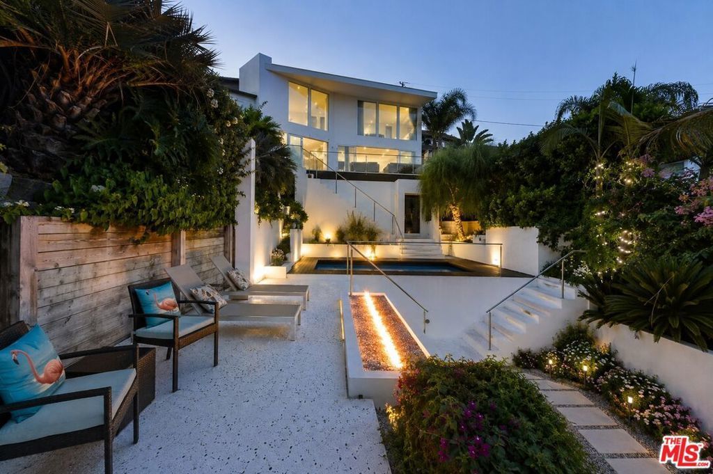 8380 Hollywood, Los Angeles