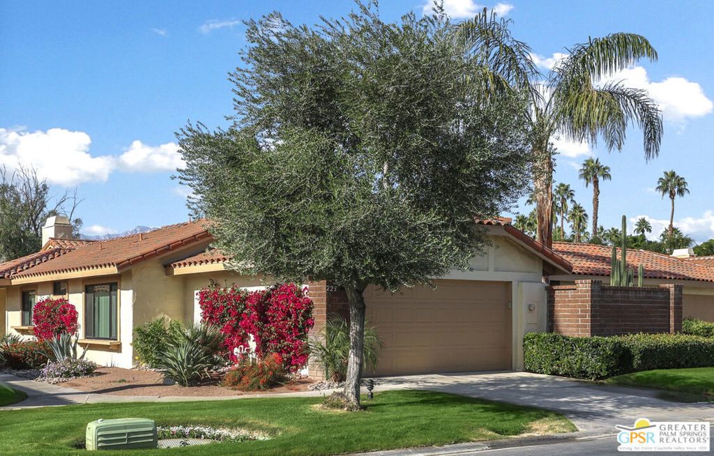 223 Serena Drive, Palm Desert