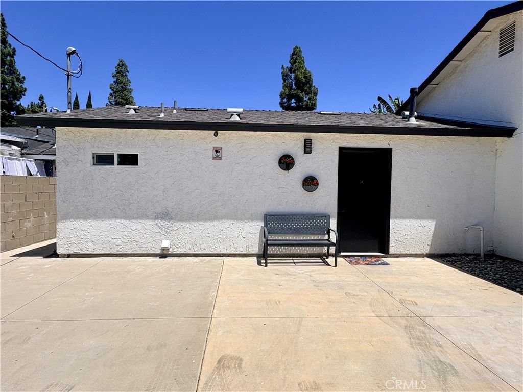 20222 Devonshire Street, Chatsworth
