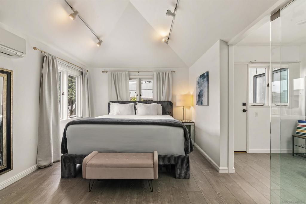 1264 Prospect Street, La Jolla