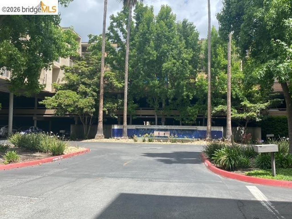 360 N Civic Dr, Walnut Creek