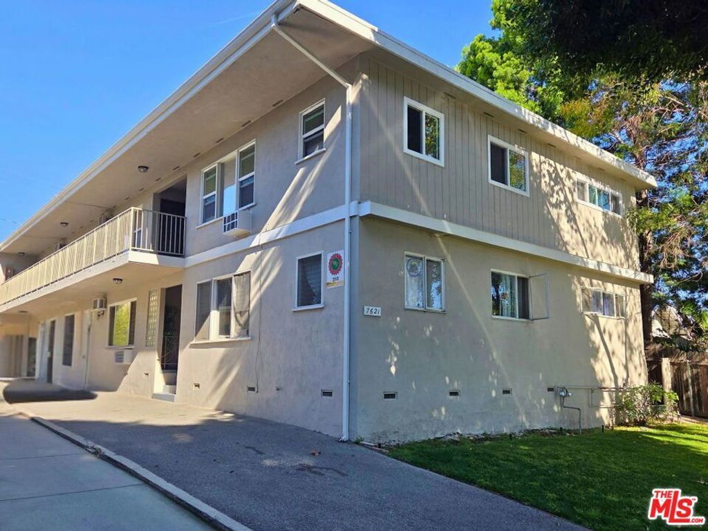 7621 Hampton Avenue # 201, West Hollywood