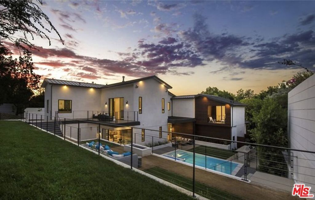 13020 Greenleaf Street, Studio City