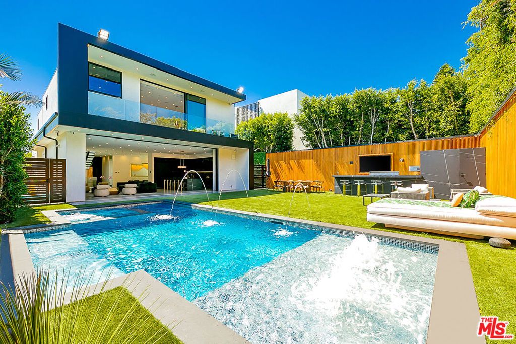 128 N Laurel Avenue, Los Angeles