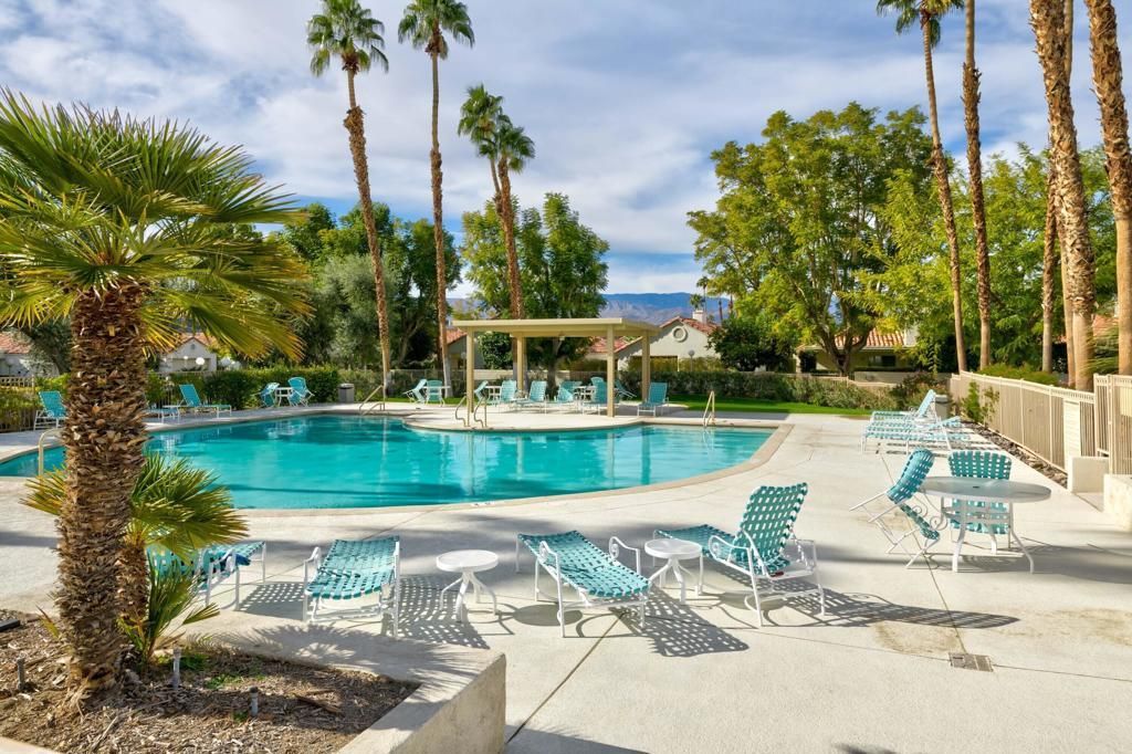 43754 Avenue Alicante, Palm Desert