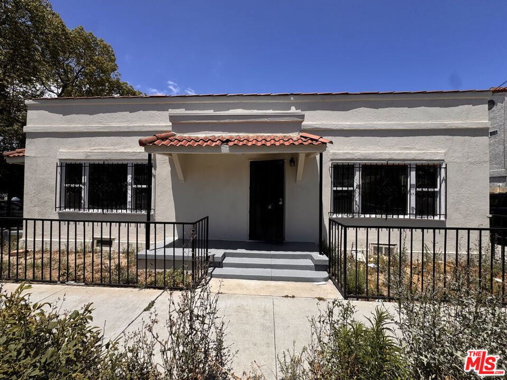1100 Saint Louis Avenue, Long Beach
