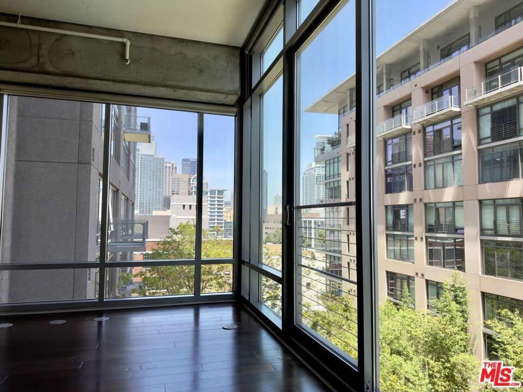 1100 S Hope Street # 907, Los Angeles