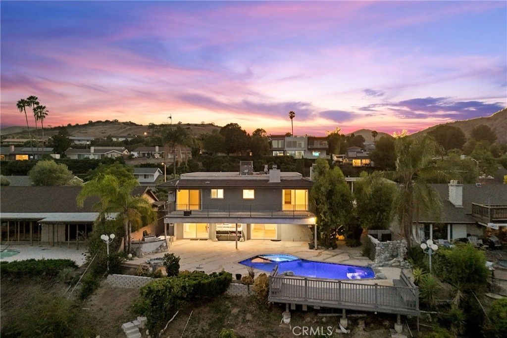 6758 Julie, West Hills