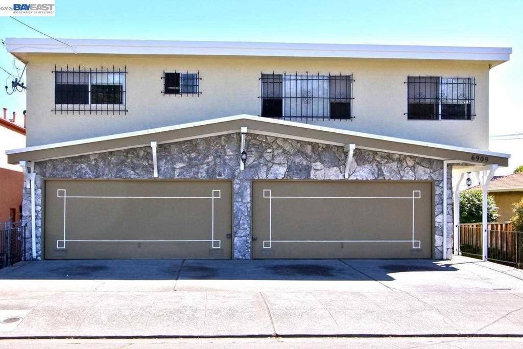 6909 Macarthur Blvd, Oakland