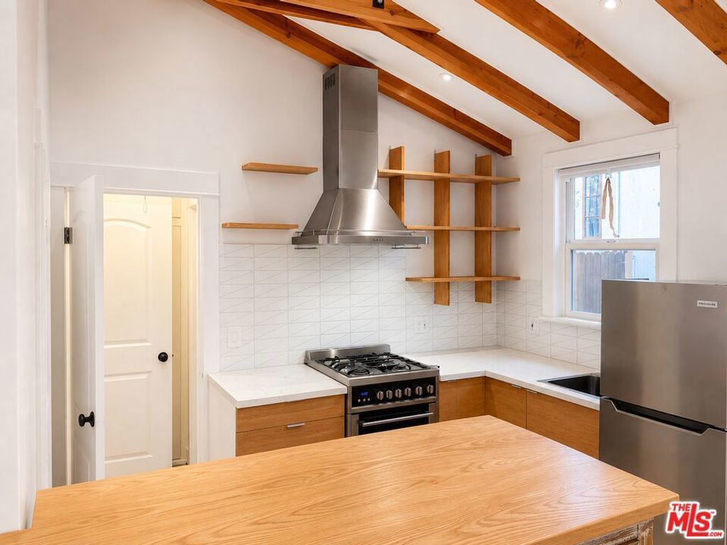6853 Alta Loma Terrace, Los Angeles
