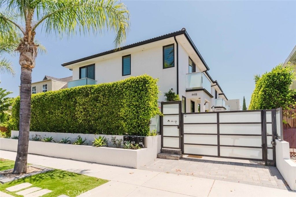 4418 1/2 Kingswell Avenue, Los Angeles