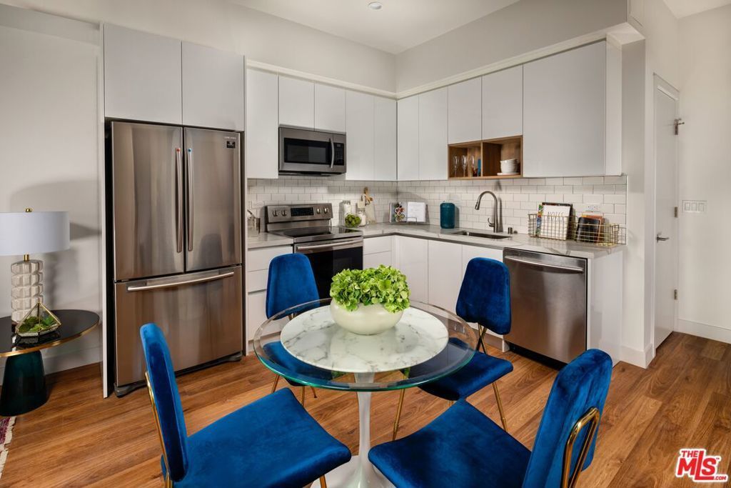 269 S Mariposa Avenue # 420, Los Angeles