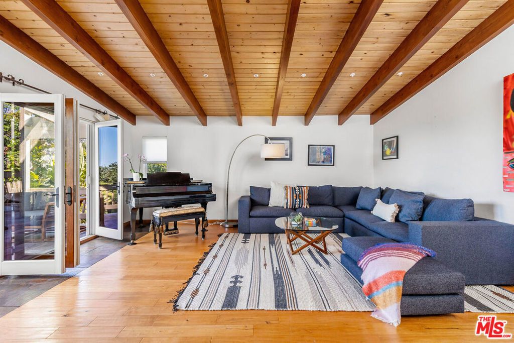 2716 Halsey Road, Topanga