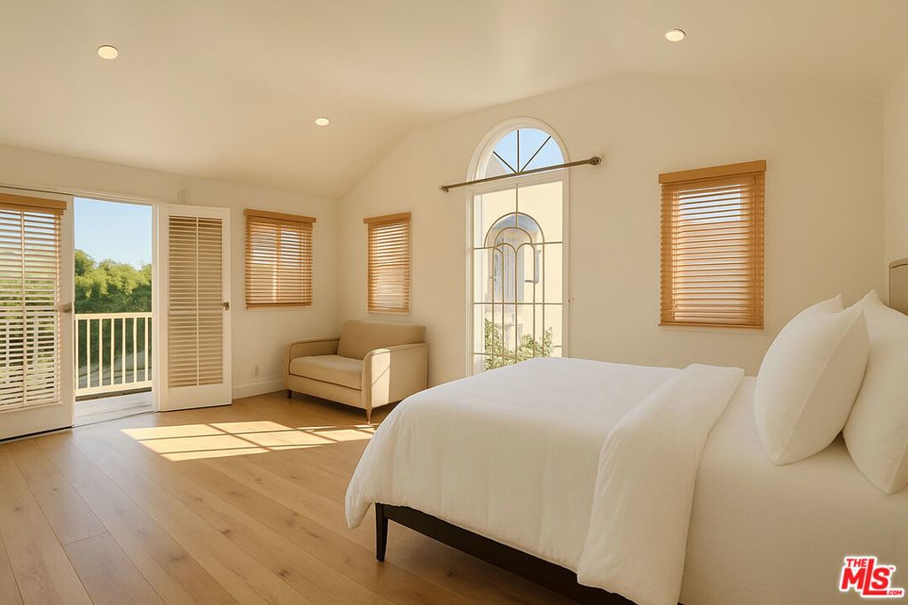 1174 Coldwater Canyon Drive, Beverly Hills