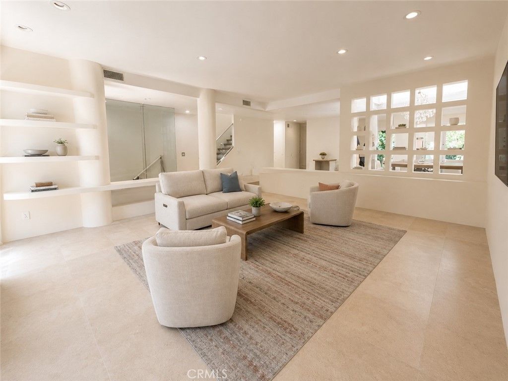 2451 Century, Los Angeles