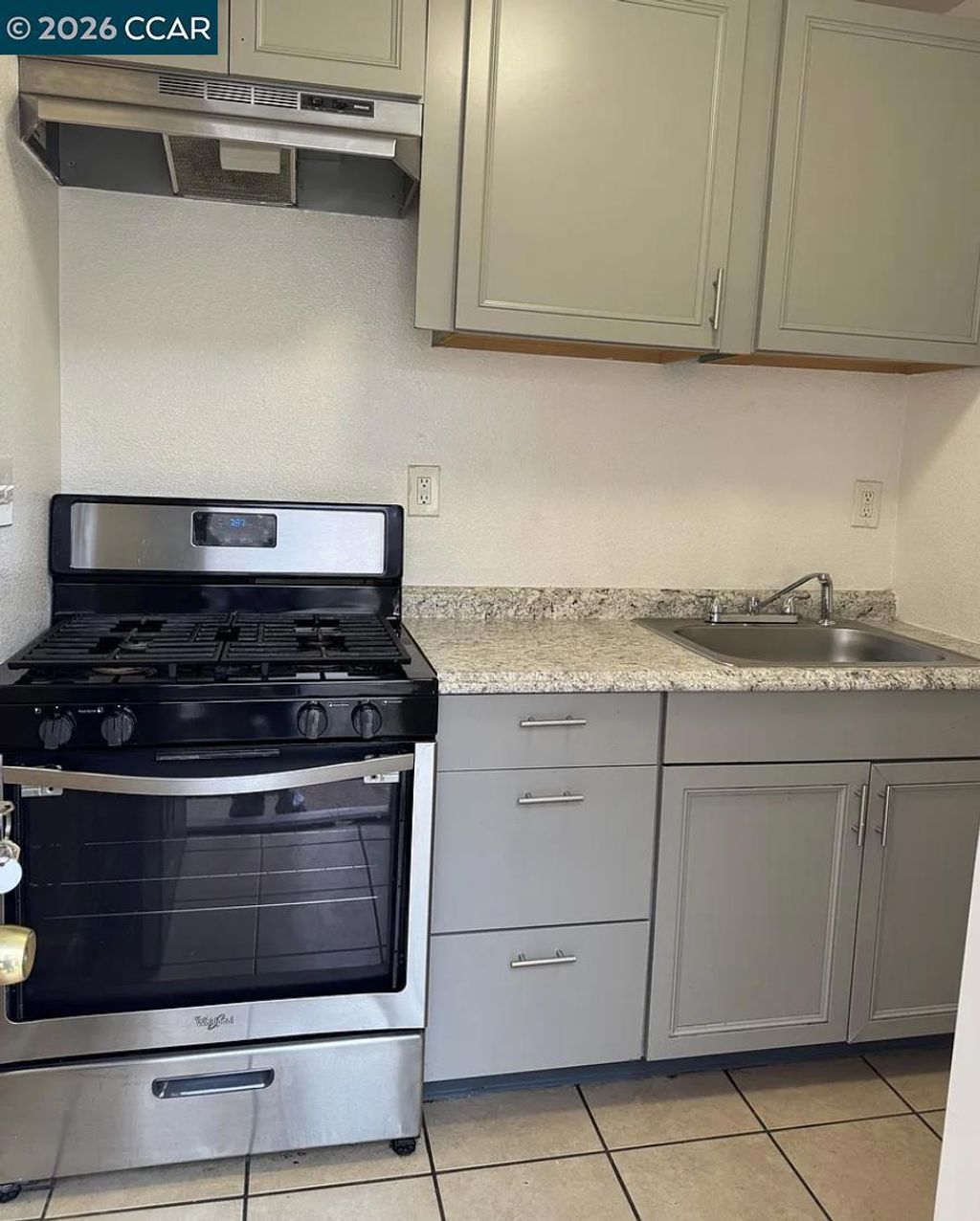 416 N 1/2 School St, Lodi