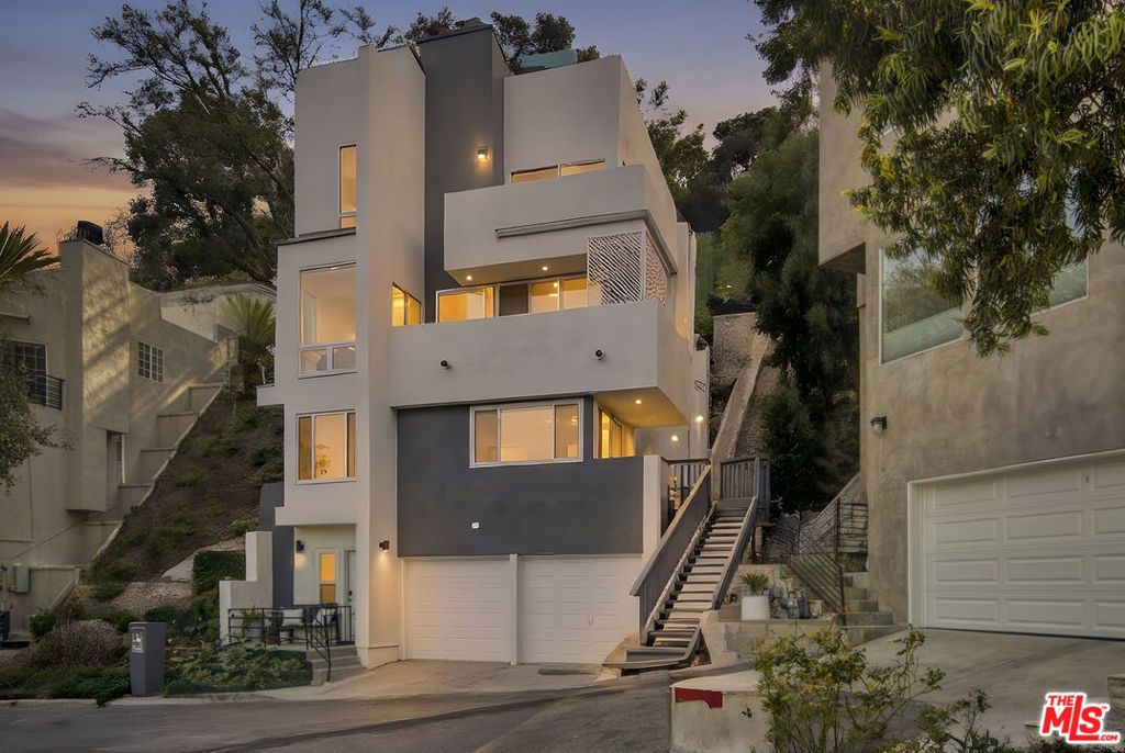 4110 Vanetta Place, Studio City