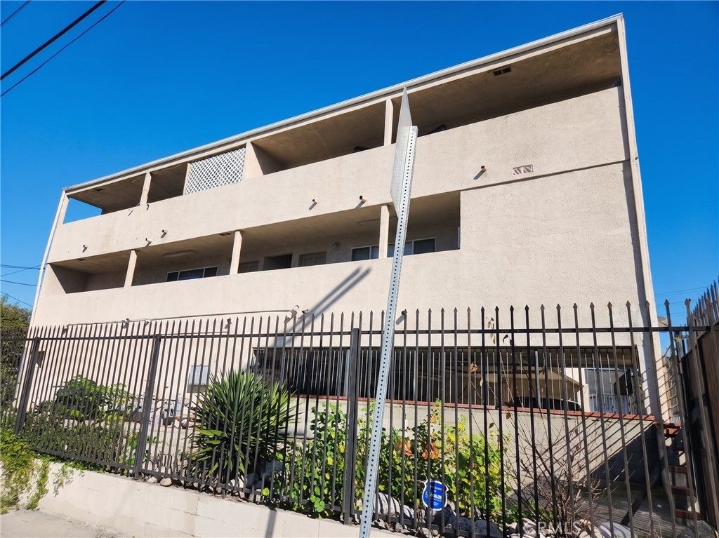 5605 Carlota Blvd # B, Los Angeles