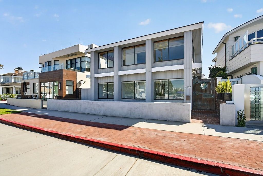 2137 Channel, Newport Beach
