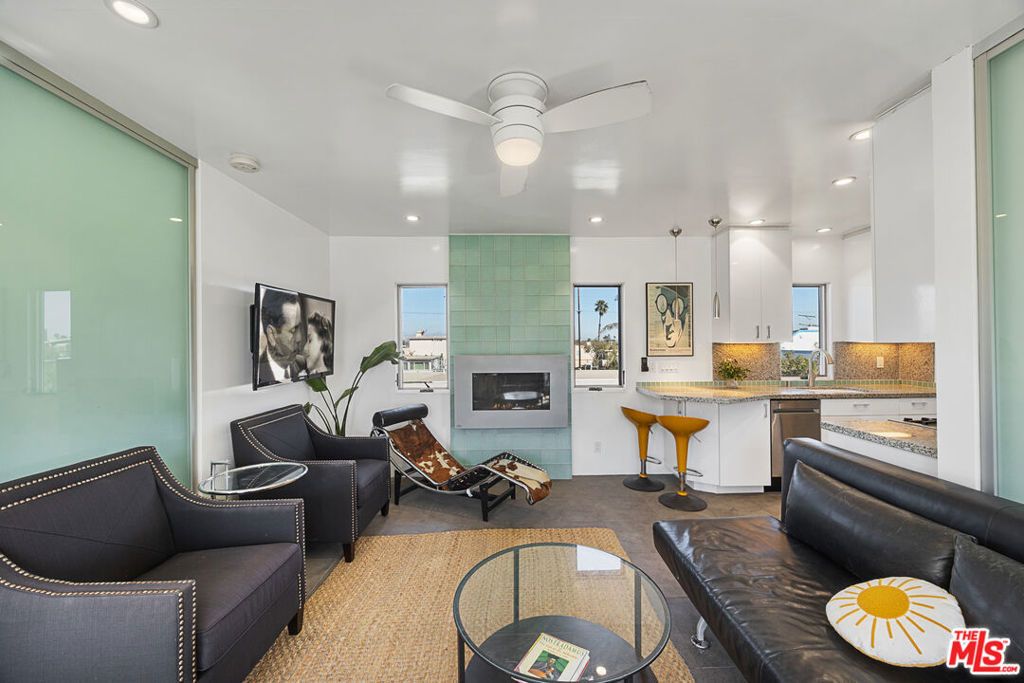 11 24th Avenue # 3, Venice