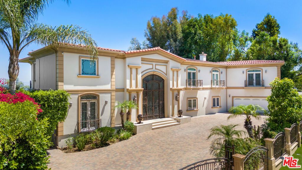 18047 Karen Drive, Encino