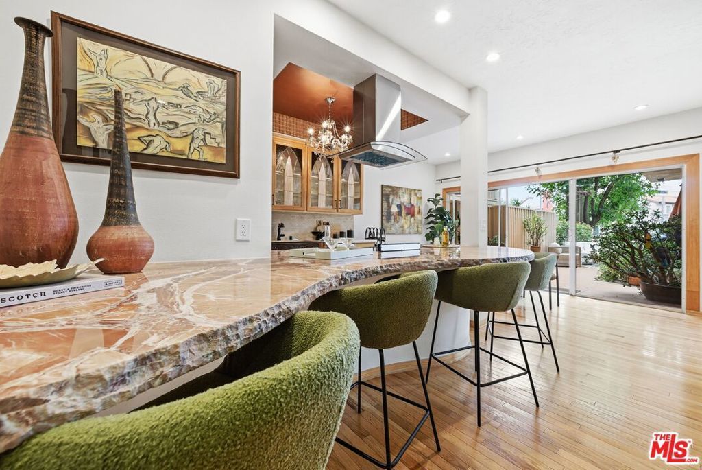 612 S Barrington Avenue # 213, Los Angeles