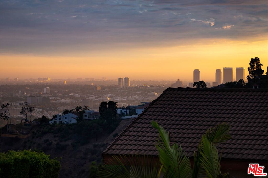 2110 Hercules Drive, Los Angeles